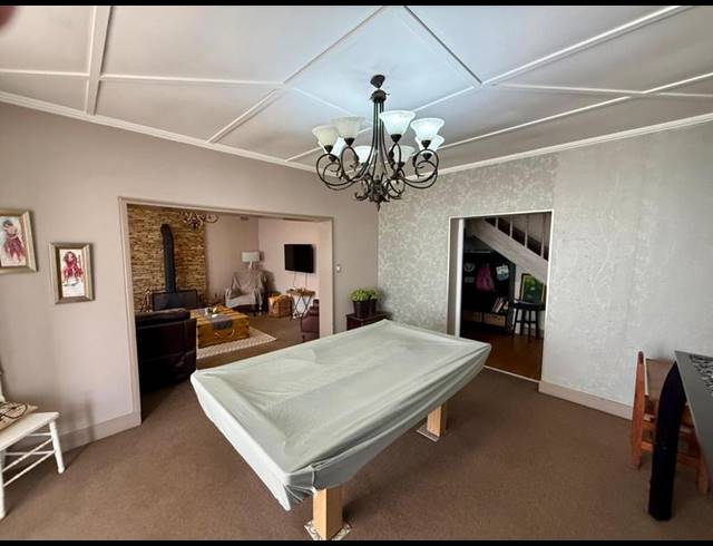 5 BEDROOM HOUSE FOR SALE IN PRIMROSE